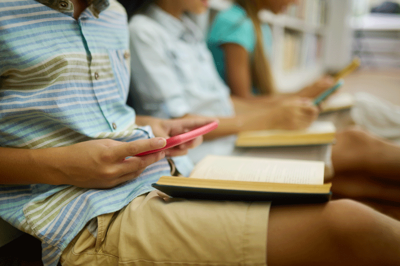 Uso del celular en el colegio: en qué casos los estudiantes sí podrán usarlo